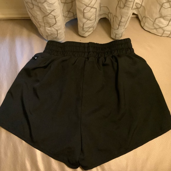 Black Tremaker shorts size small with tag - Picture 2 of 4